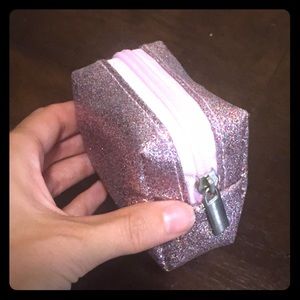 🌟AVAILABLE JAN 2022🌟Sparkly glittery pink little zipper bag